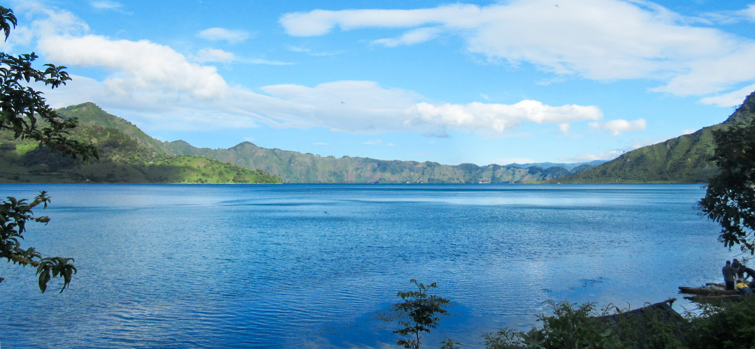 Laguna de Ayarza Adrenalina Tours